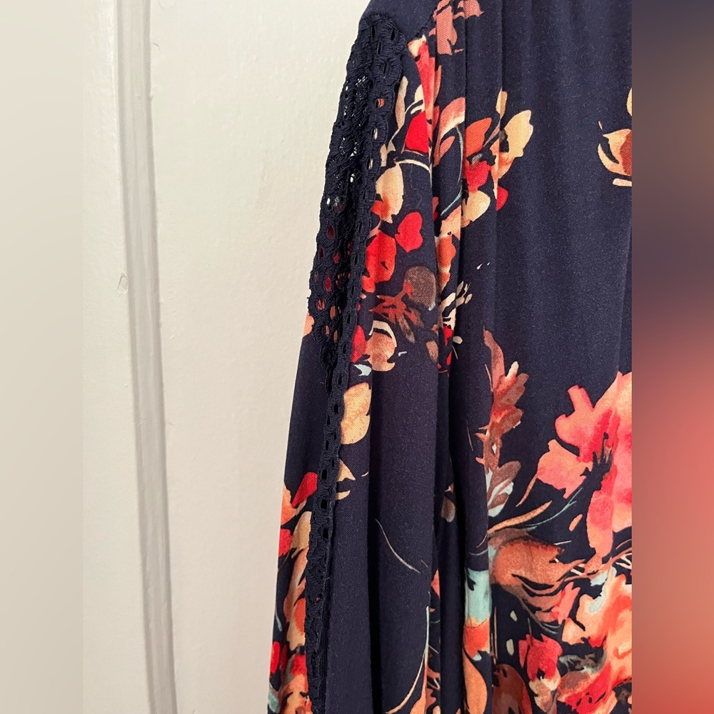 Torrid Navy Floral Twill Lace Trim Top - Picture 2 of 8